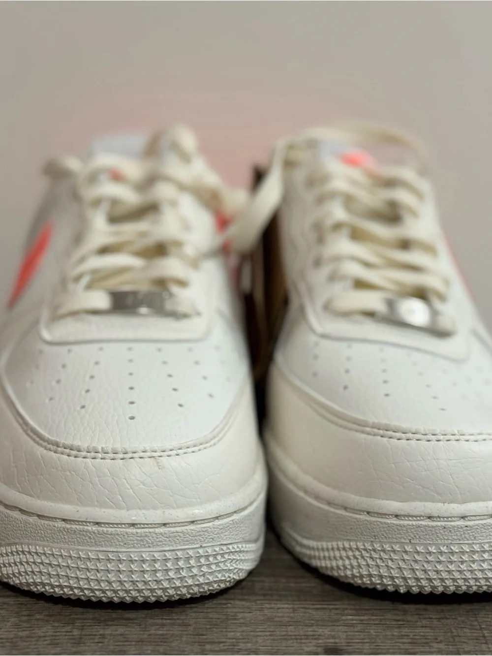 Nike Air Force 1 Men’s 9.5 / Women’s 11 (Box Damage)